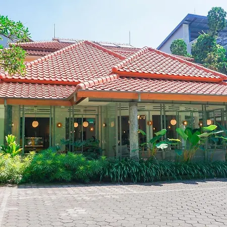 Capital O 1616 Setiabudhi Indah Hotel